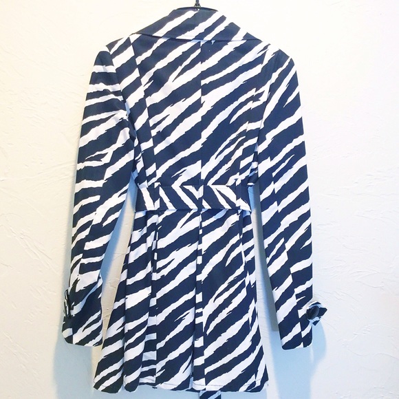 Helene Berman London Zebra Print Trench, Size S - Picture 2 of 4